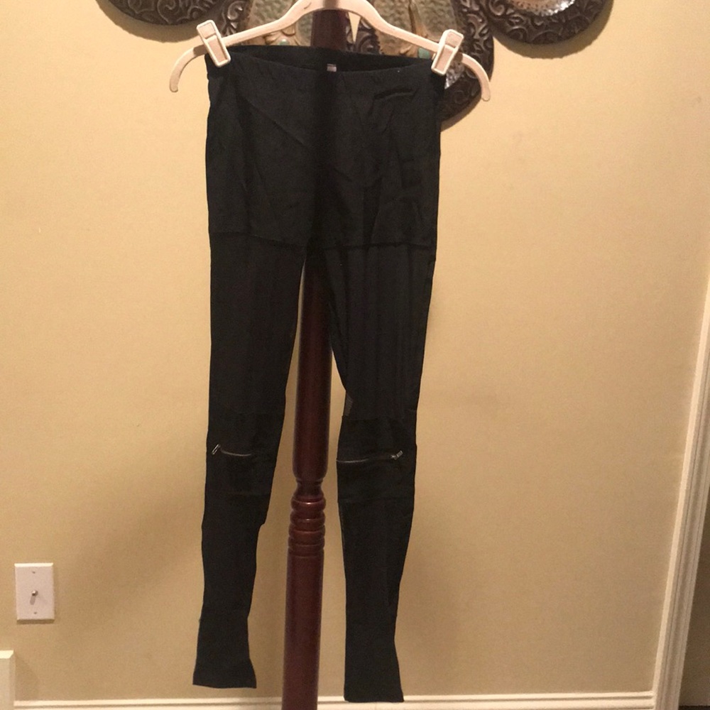 Black mesh thigh zipper knee leggings